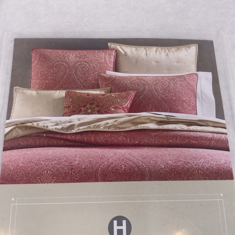 Hotel Collection Classic Regal Paisley EURO SHAM 26” X 26 “